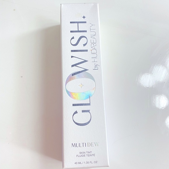 Huda Beauty Glow wish Skin Tint Medium Tan 06 - Picture 5 of 6